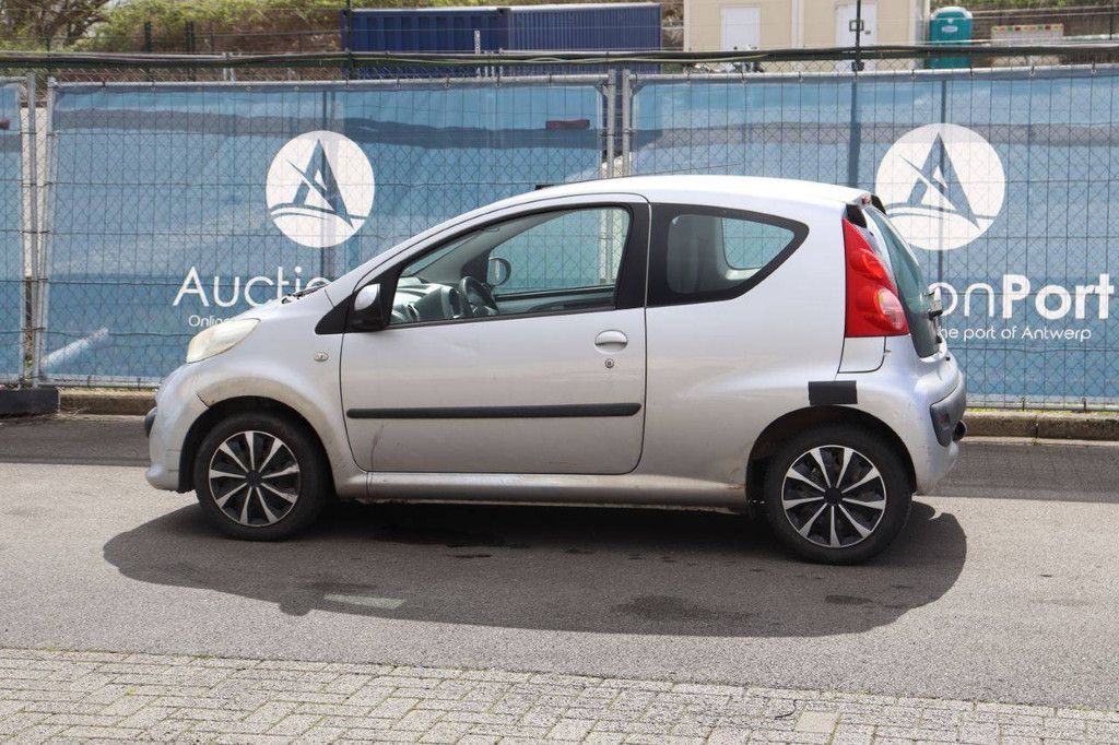 Passenger car Peugeot 107 Petrol 68hp 2005 (Margin)