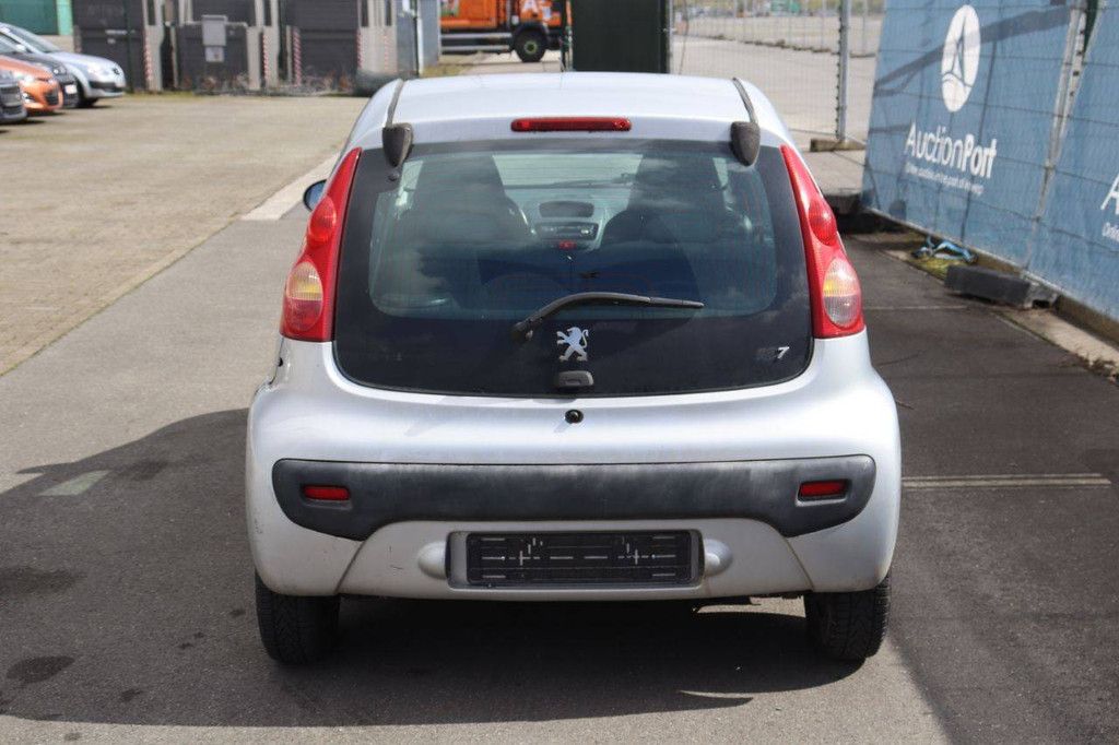Passenger car Peugeot 107 Petrol 68hp 2005 (Margin)
