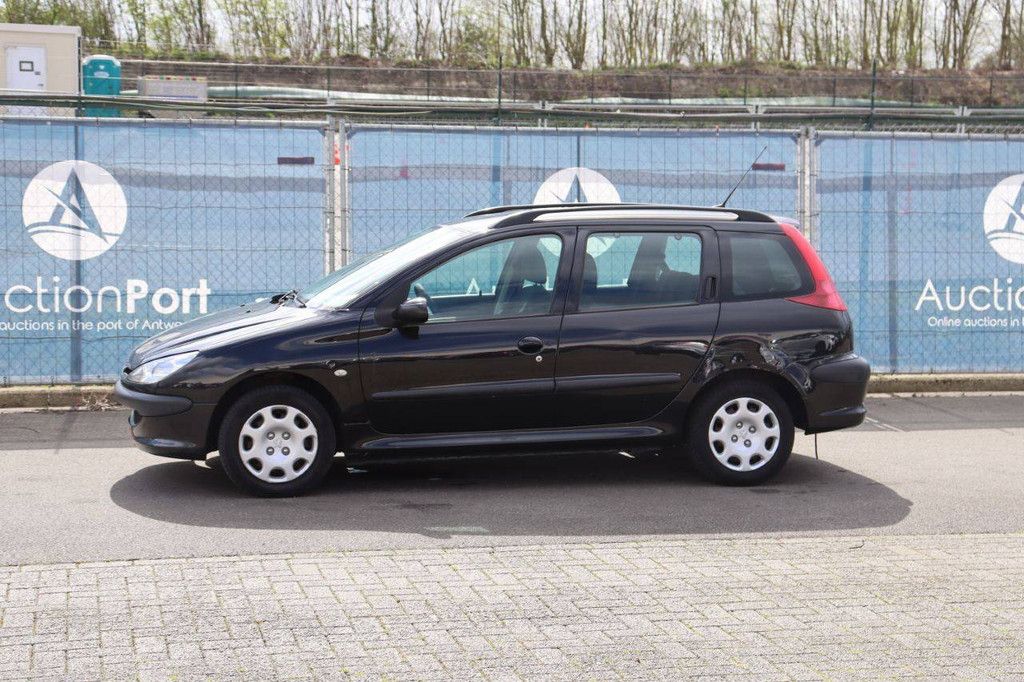 Pkw Peugeot 206 Benzin 75 PS 2005 (Margin)