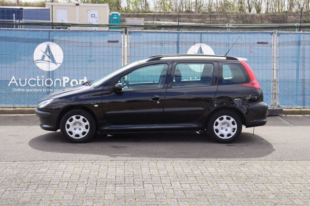 Pkw Peugeot 206 Benzin 75 PS 2005 (Margin)