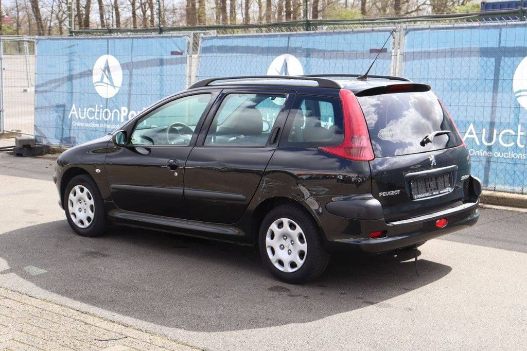 Pkw Peugeot 206 Benzin 75 PS 2005 (Margin)