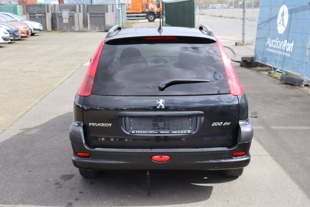 Pkw Peugeot 206 Benzin 75 PS 2005 (Margin)