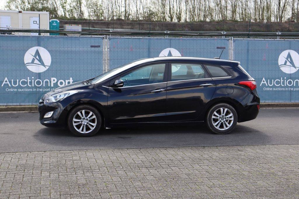 Passenger car Hyundai i30 Diesel 110hp 2013 (Margin)