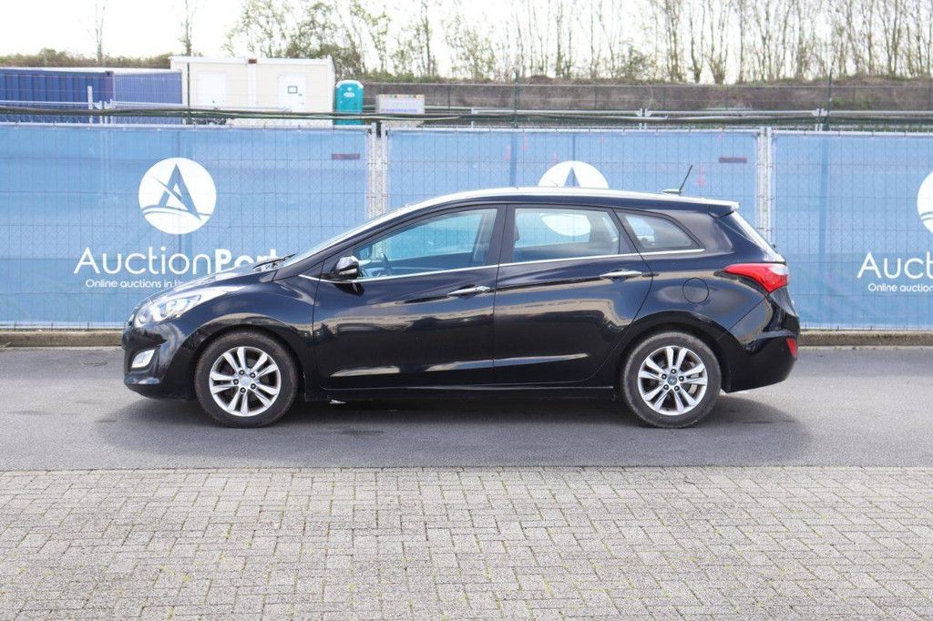 Passenger car Hyundai i30 Diesel 110hp 2013 (Margin)