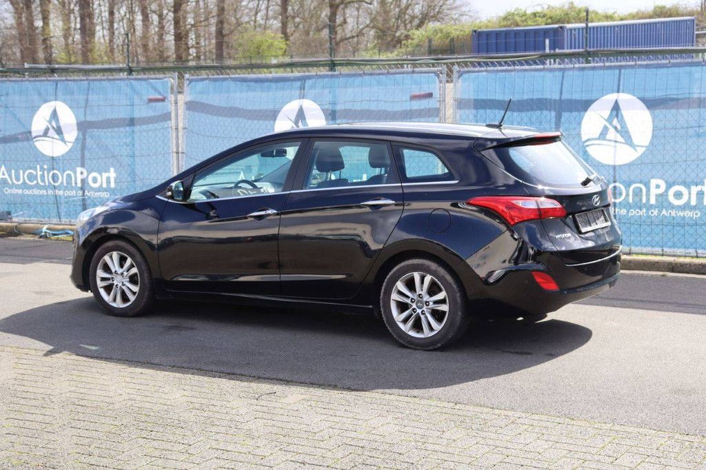 Passenger car Hyundai i30 Diesel 110hp 2013 (Margin)