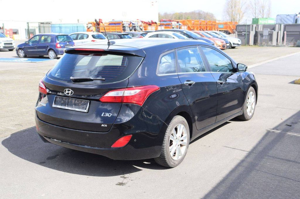 Passenger car Hyundai i30 Diesel 110hp 2013 (Margin)