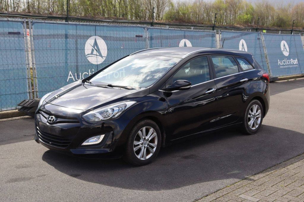 Passenger car Hyundai i30 Diesel 110hp 2013 (Margin)
