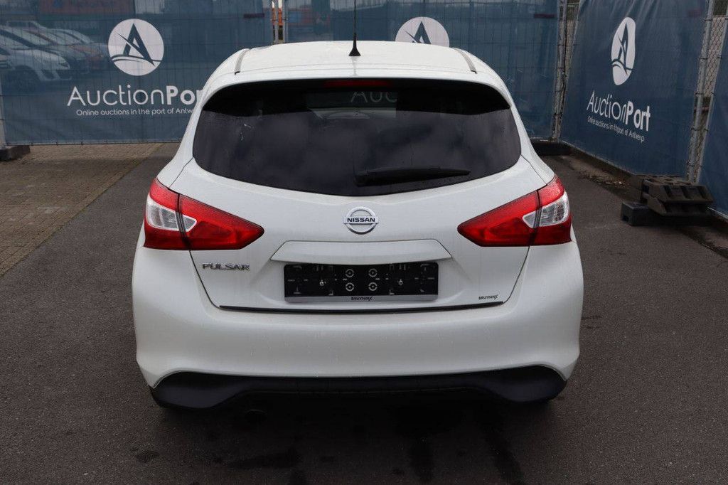 Pkw Nissan Pulsar Benzin 115 PS 2015 (Marge)