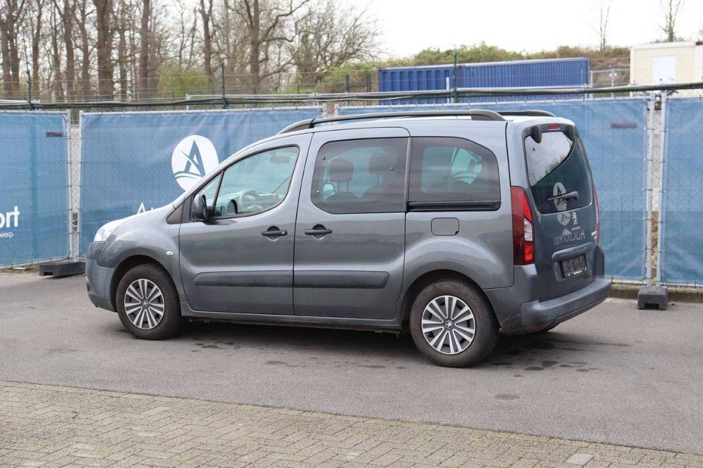 Passenger car Peugeot Partner Petrol 98hp 2013 (Margin)