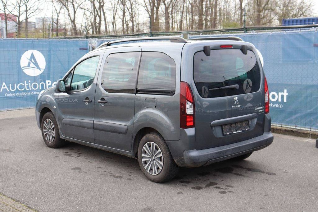 Passenger car Peugeot Partner Petrol 98hp 2013 (Margin)