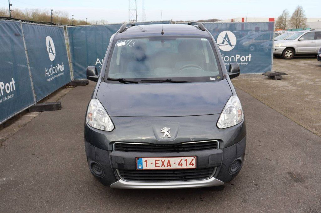 Passenger car Peugeot Partner Petrol 98hp 2013 (Margin)