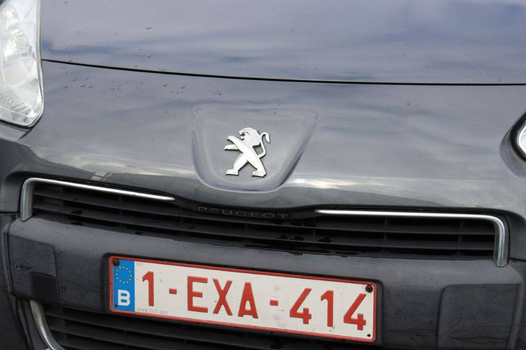 Passenger car Peugeot Partner Petrol 98hp 2013 (Margin)