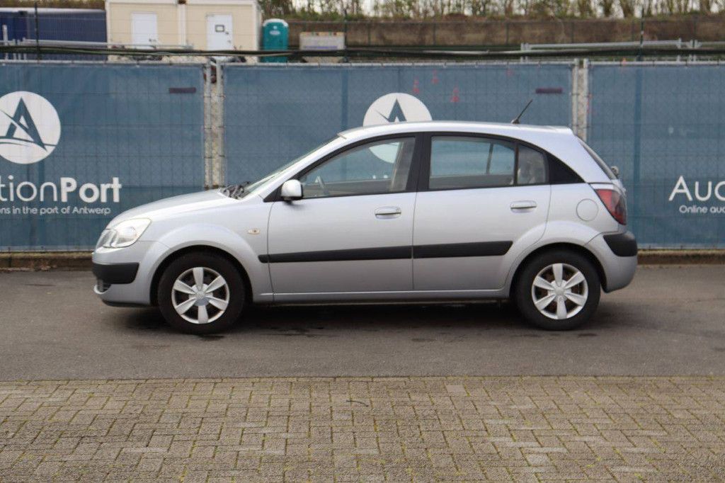 Pkw Kia Rio Benzin 97 PS 2006 (Margin)