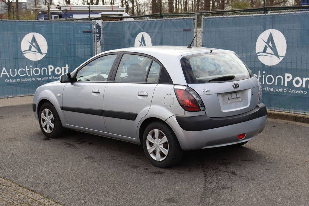 Pkw Kia Rio Benzin 97 PS 2006 (Margin)