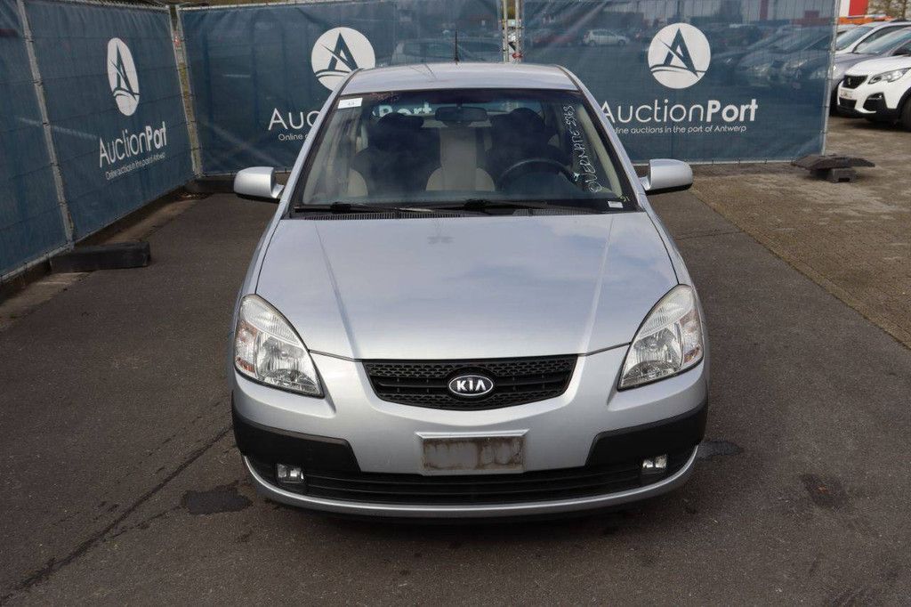 Pkw Kia Rio Benzin 97 PS 2006 (Margin)