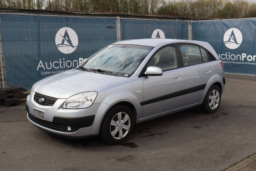 Pkw Kia Rio Benzin 97 PS 2006 (Margin)