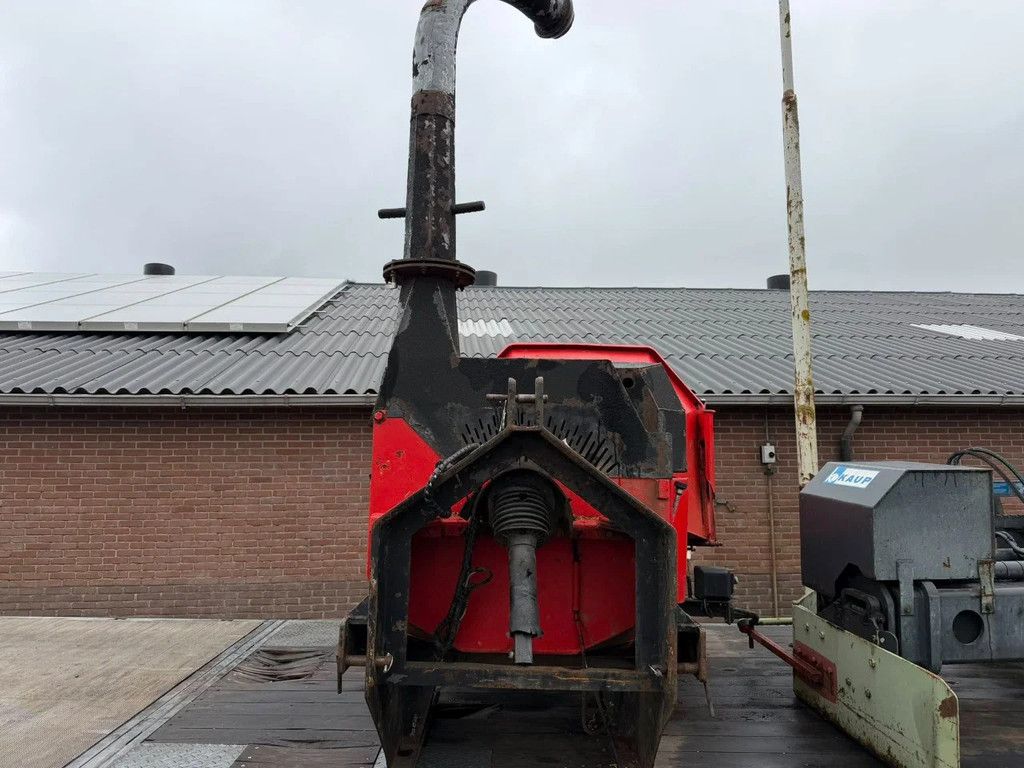 Tunissen Takkenversnipperaar op Front Hef