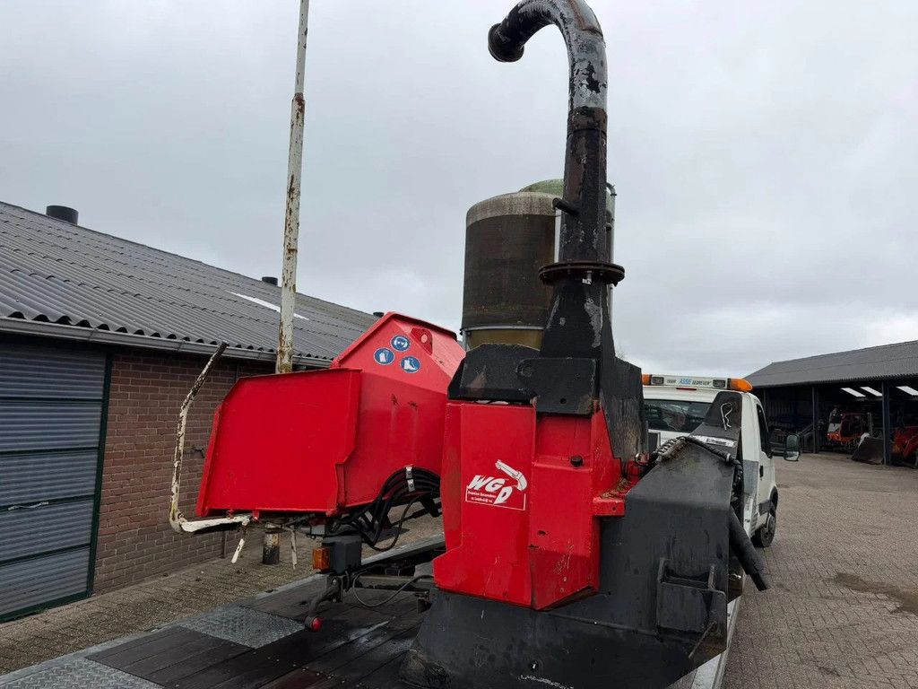 Tunissen Takkenversnipperaar op Front Hef