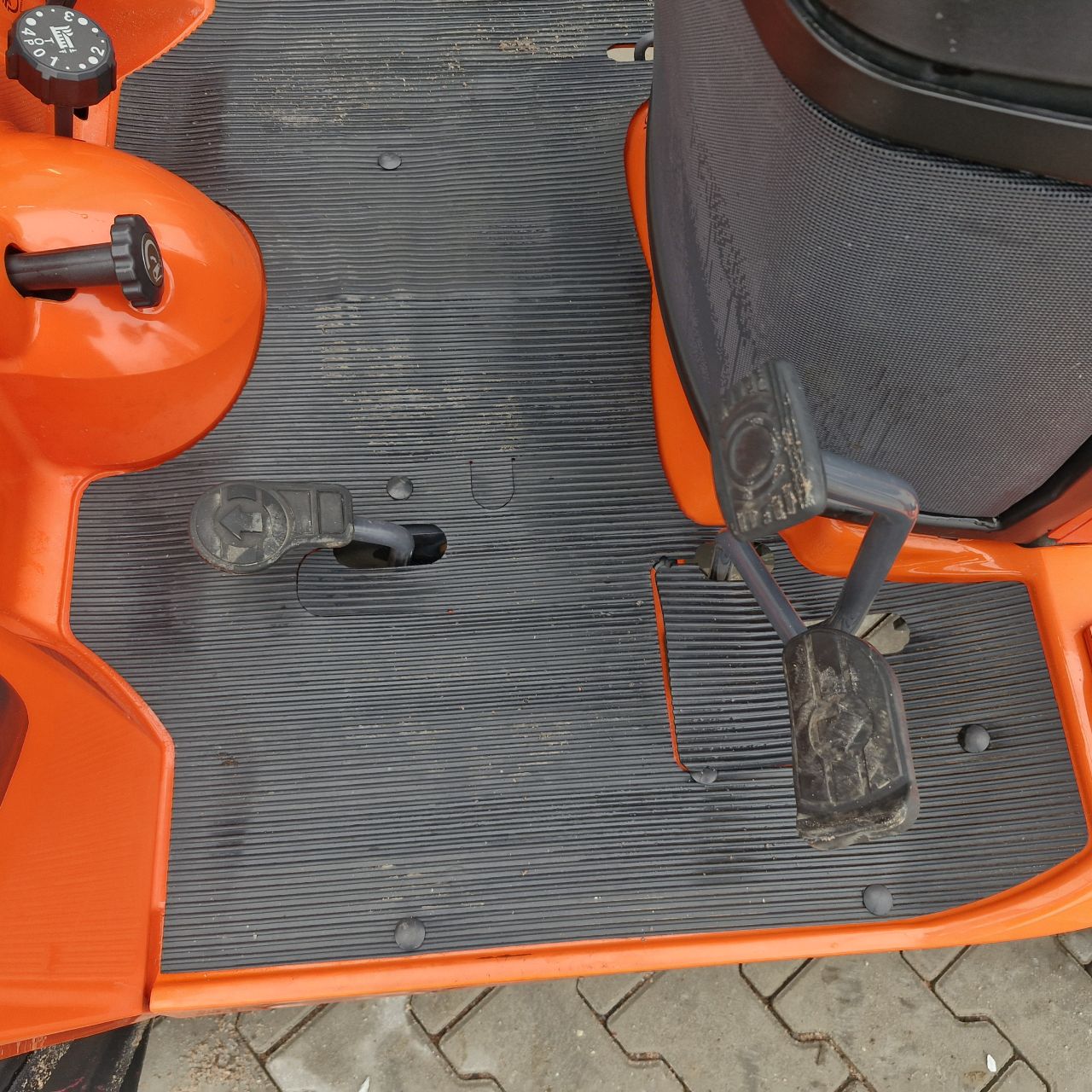 Kubota bx2350