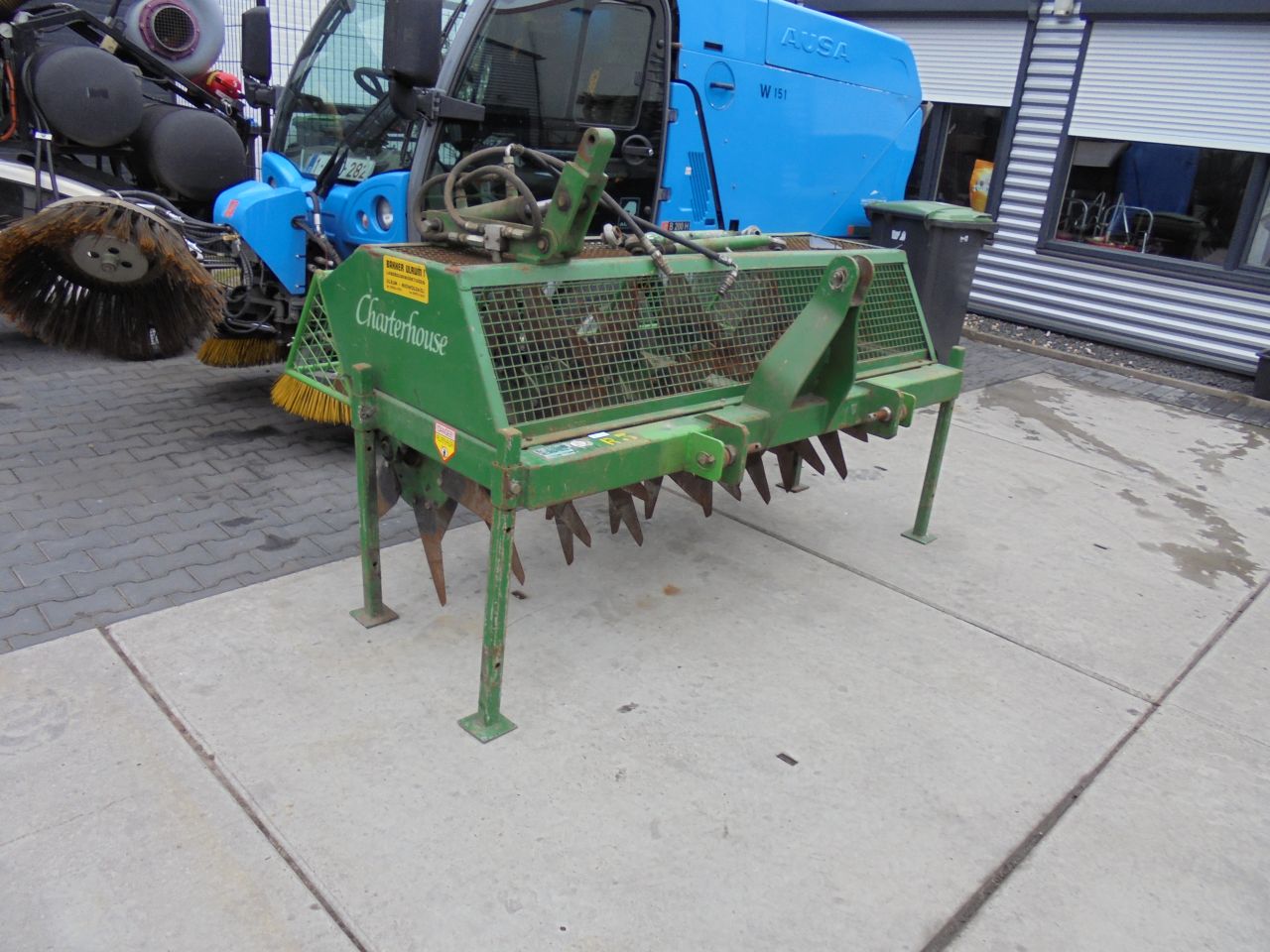 Charterhouse slitter/multi-spike