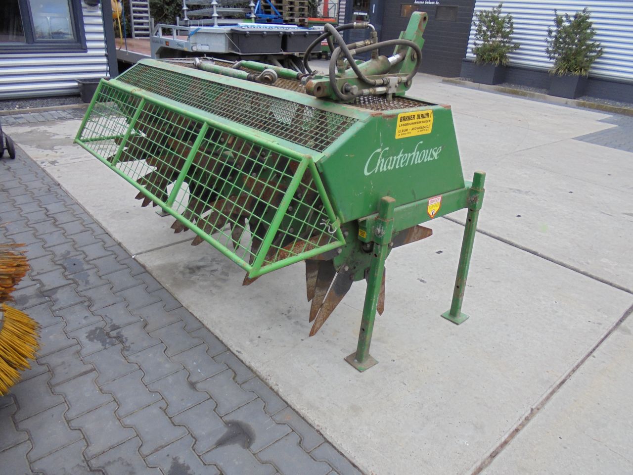 Charterhouse slitter/multi-spike