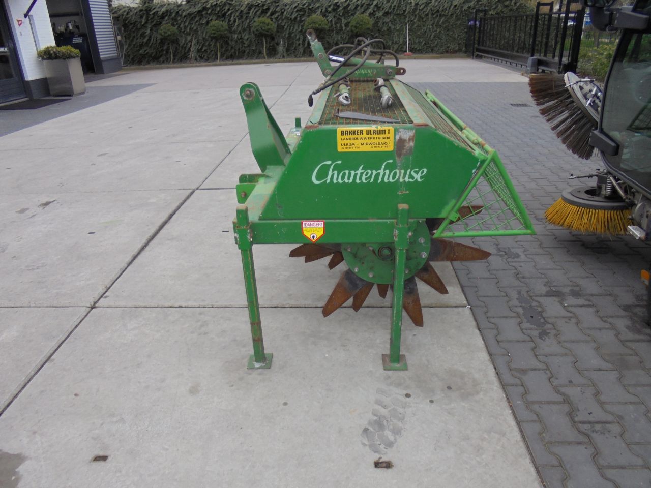 Charterhouse slitter/multi-spike