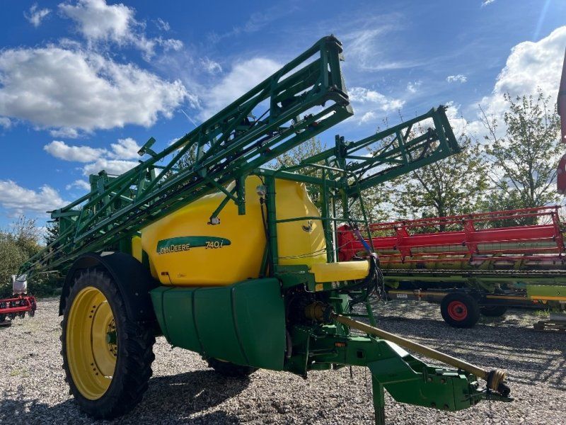 John Deere 740 i