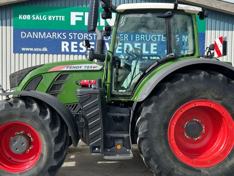 Fendt 724 Vario S4 Profi Plus
