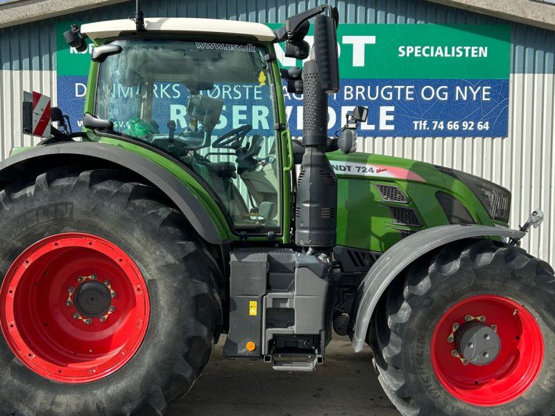 Fendt 724 Vario S4 Profi Plus