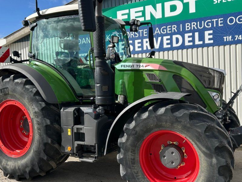 Fendt 724 Vario S4 Profi Plus