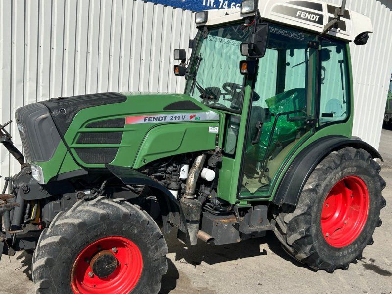 Fendt 211 Vario  TMS V Model, Front PTO
