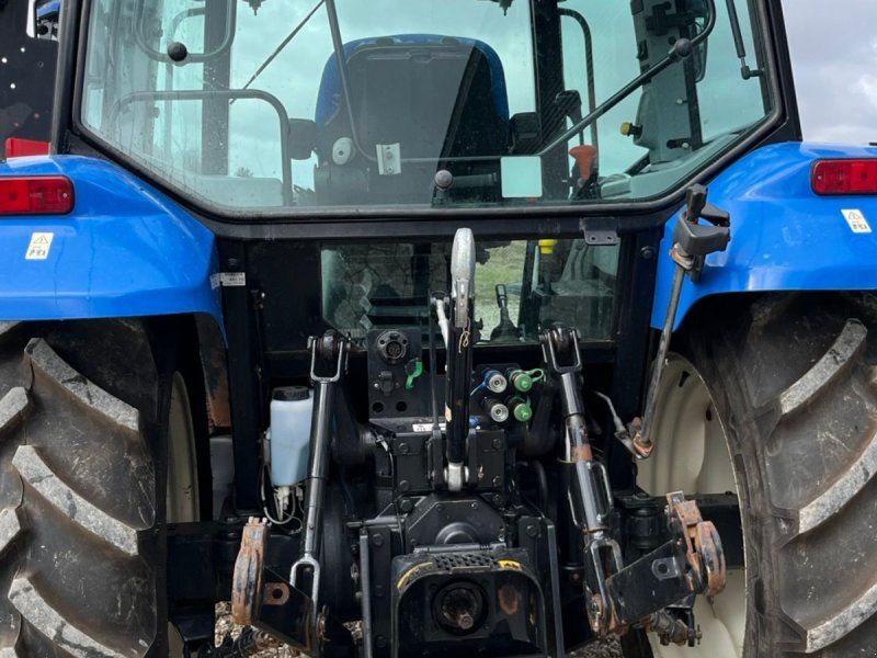 New Holland T5070 4-wd med frontlift