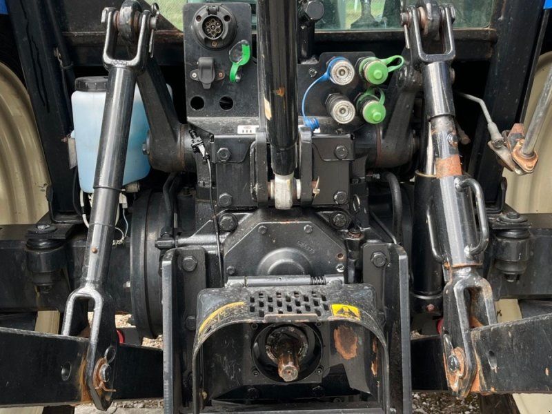 New Holland T5070 4-wd med frontlift