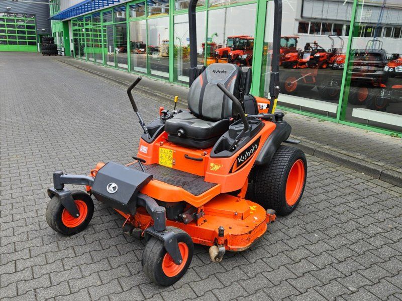 Kubota ZD1211