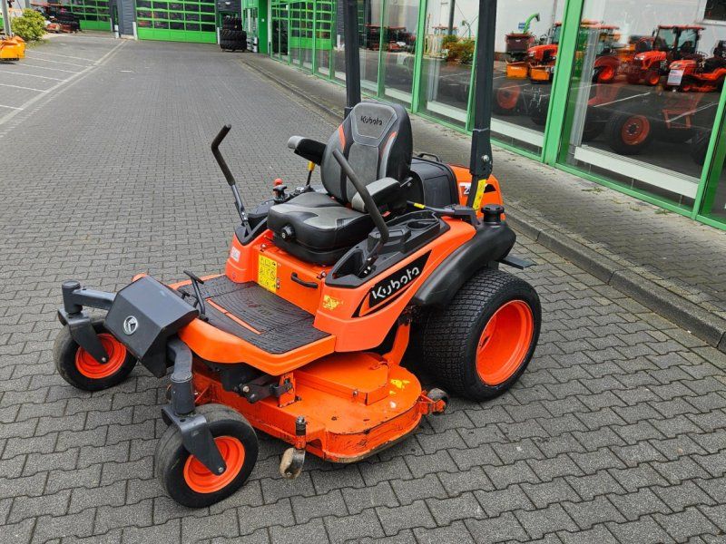 Kubota ZD1211