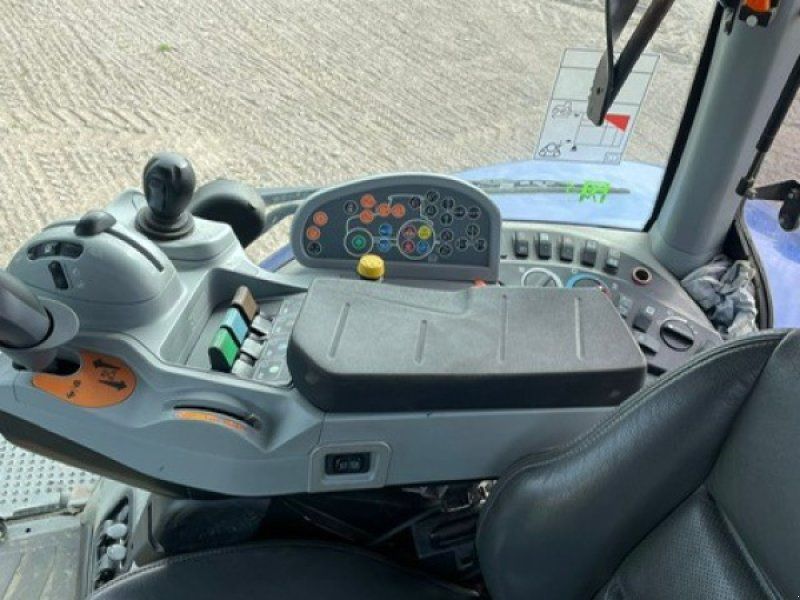 New Holland T8.435 AC Smarttrax