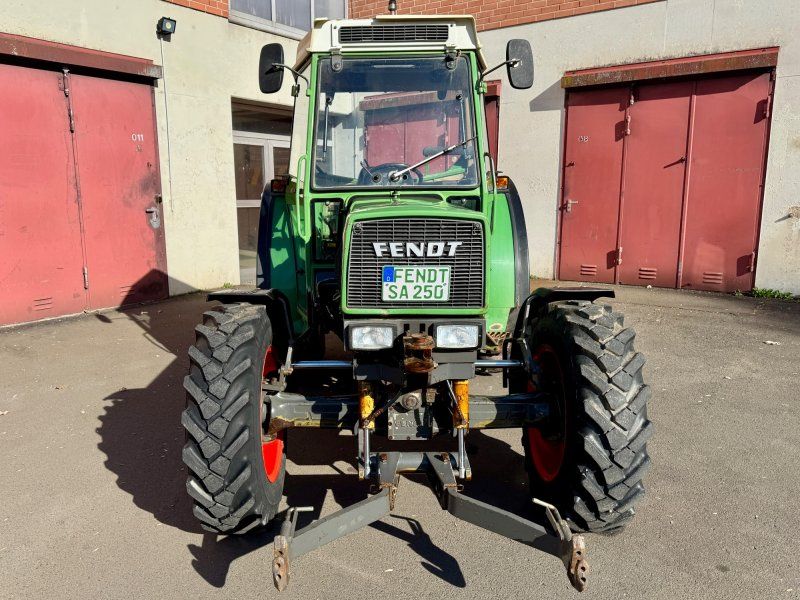 Fendt Farmer 250 S Allrad, 1. Hand, FH, 4.790 h ( 240 260 275 280 )