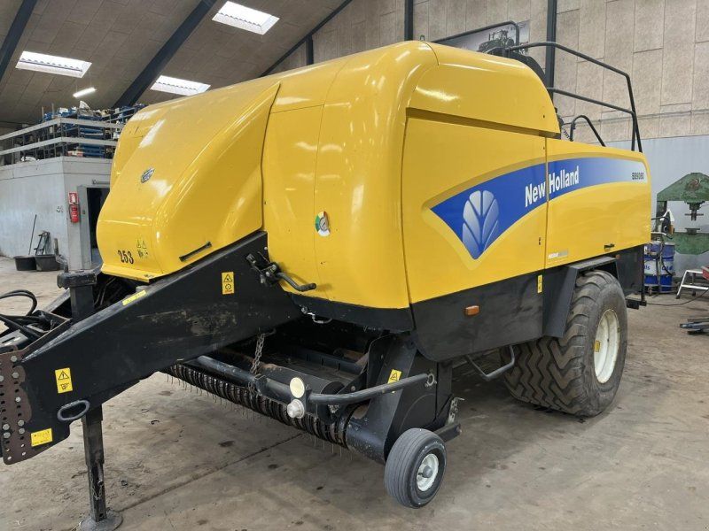 New Holland BB9080