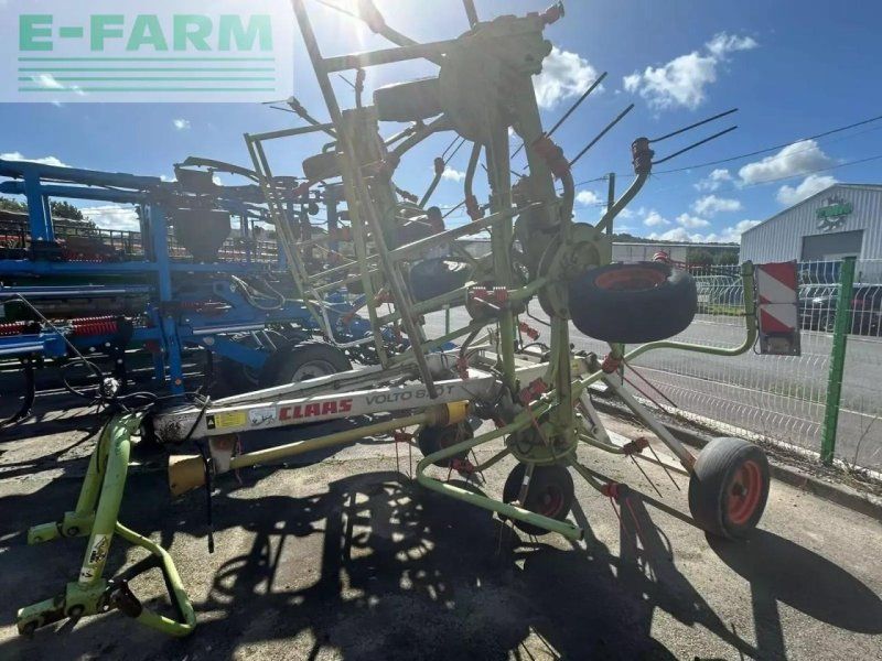 Claas faneuse volto 870t