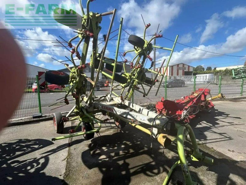 Claas faneuse volto 870t