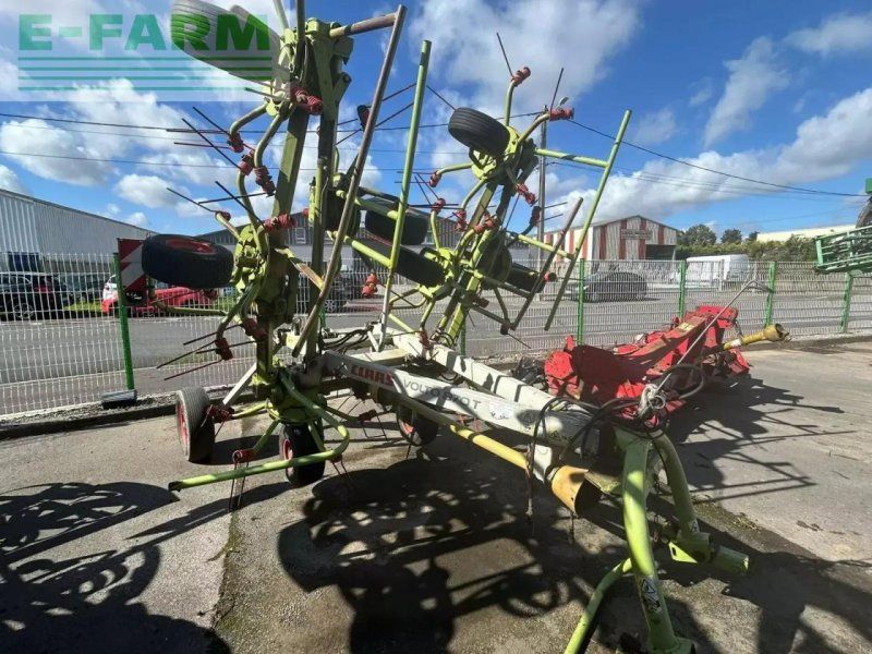 Claas faneuse volto 870t