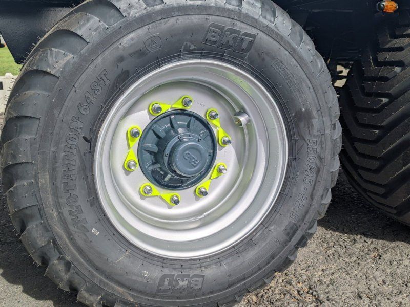 Dinapolis 7,5m Ballenwagen Hydraulisch absenkbare Rampe Druckluft LED