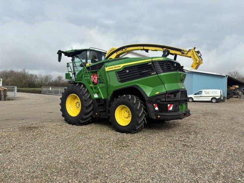John Deere F8 600