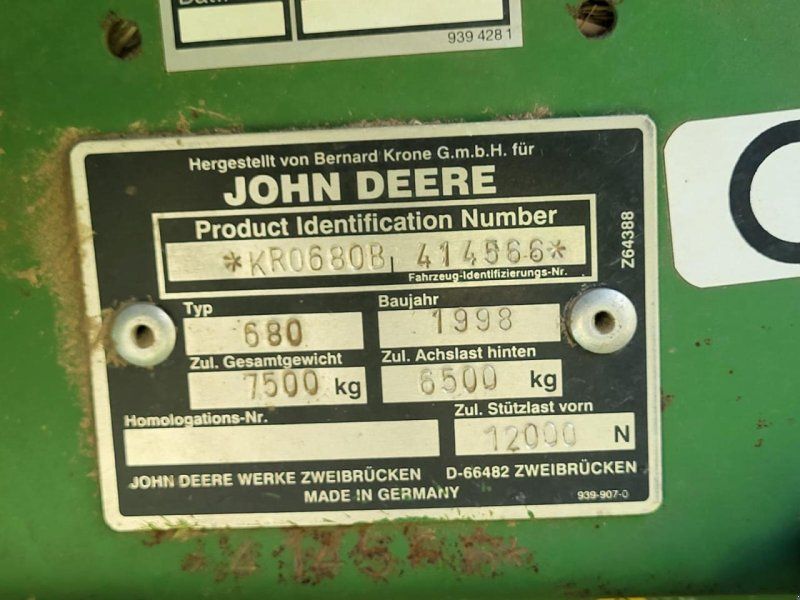 John Deere 680