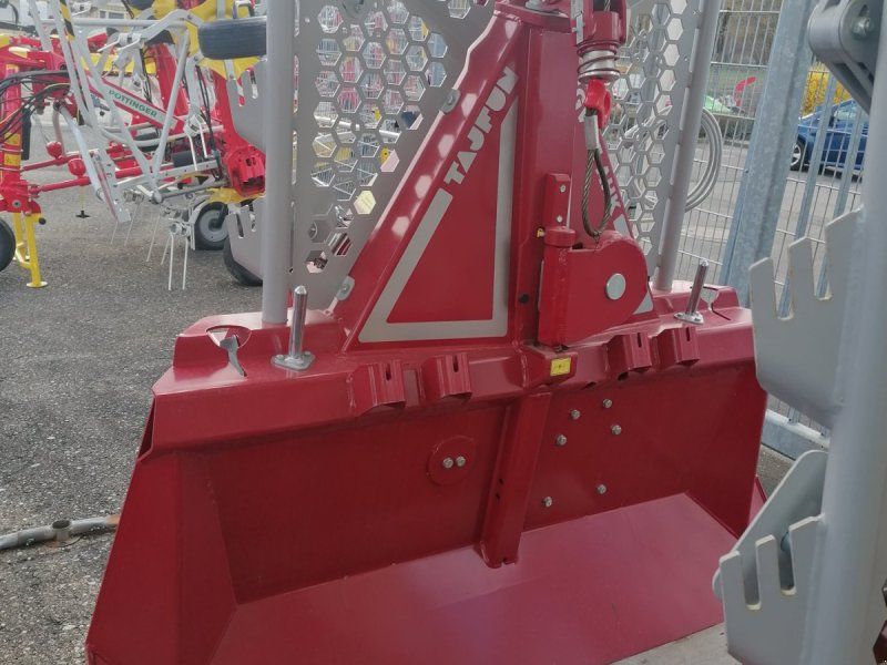 Tajfun EGV 65 AHK SG 1800Schild