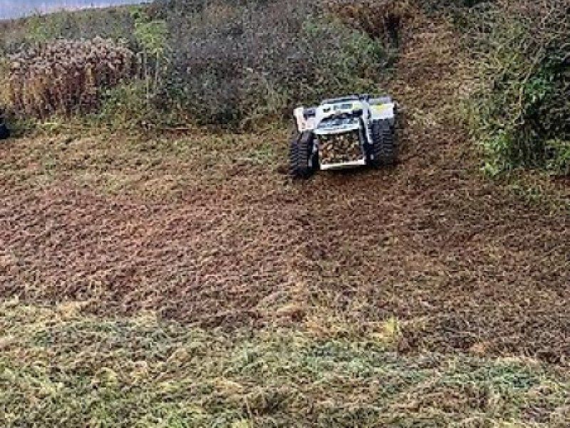 Hymach Funkraupe Mähraupe Geräteträger Mulchraupe Forst Raupe