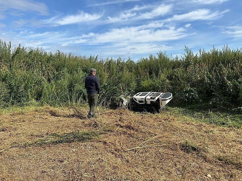 Hymach QB25 Mähraupe Mähroboter Funkraupe Mulchraupe Geräteträge