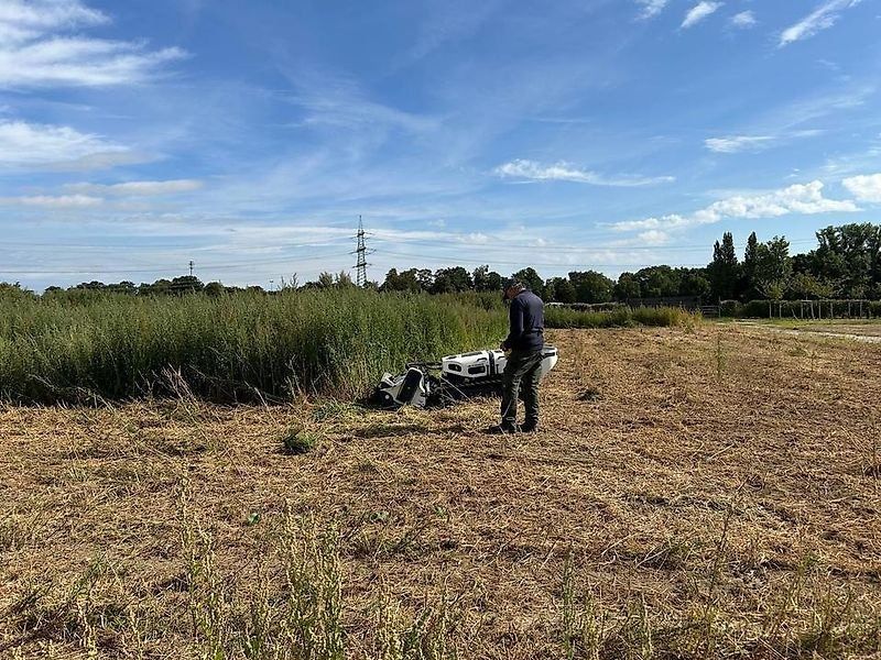 Hymach QB25 Mähraupe Mähroboter Funkraupe Mulchraupe Geräteträge