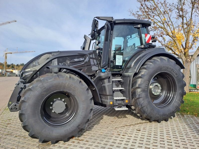 Valtra Q245