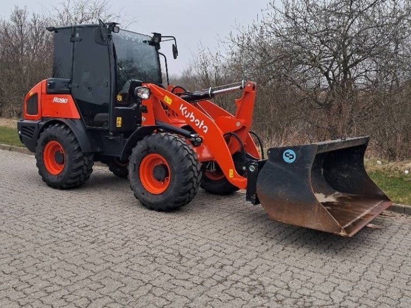 Kubota R 090